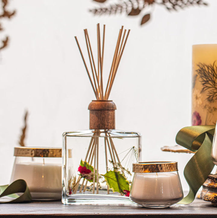 Winterberry Frost 13 oz Botanical Reed Diffuser-13oz Botanical Diffuser 2 of 4