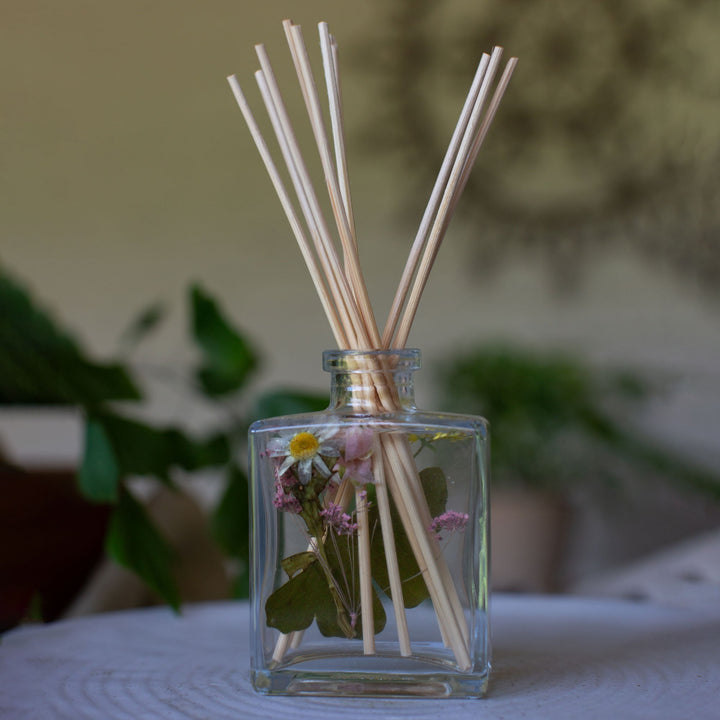 Lemon Blossom 4 oz Botanical Diffuser-4oz Botanical Diffuser 3 of 3