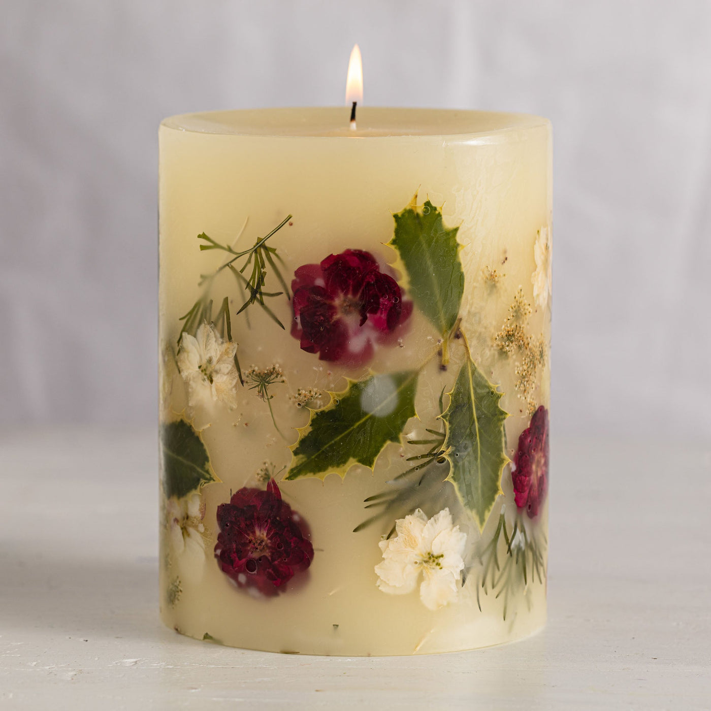 Red Currant + Cranberry Medium Round Botanical Candle