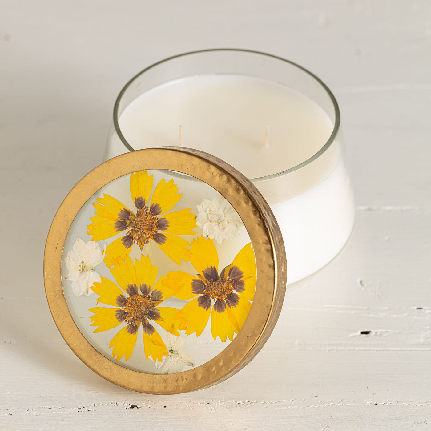 Honey Tobacco Large Pressed Floral Candle