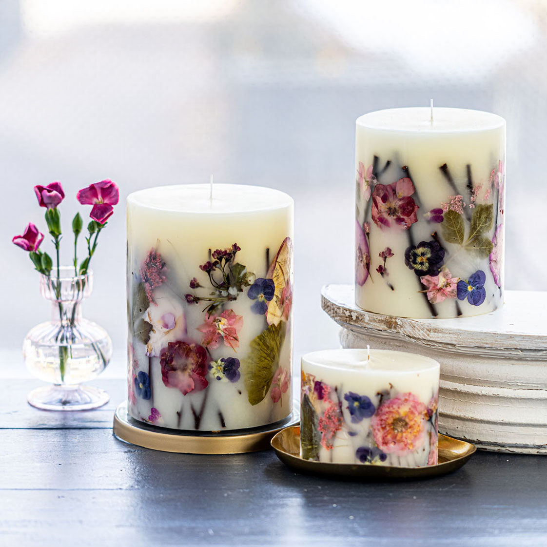 Amazon.com: Rosy Rings Small Round Botanical Candle - Spicy