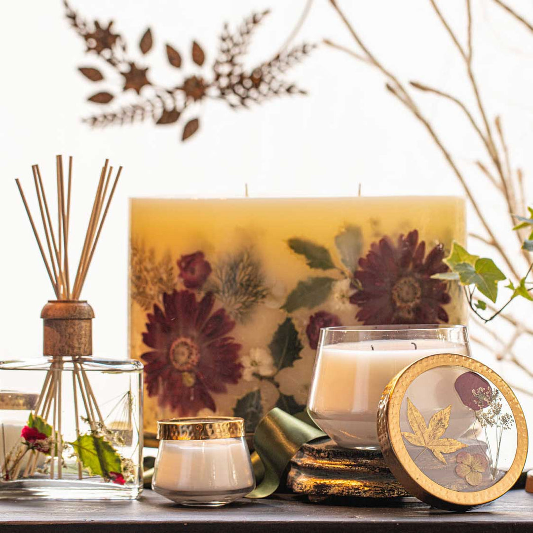 Winterberry Frost Oval Botanical Candle – Rosy Rings