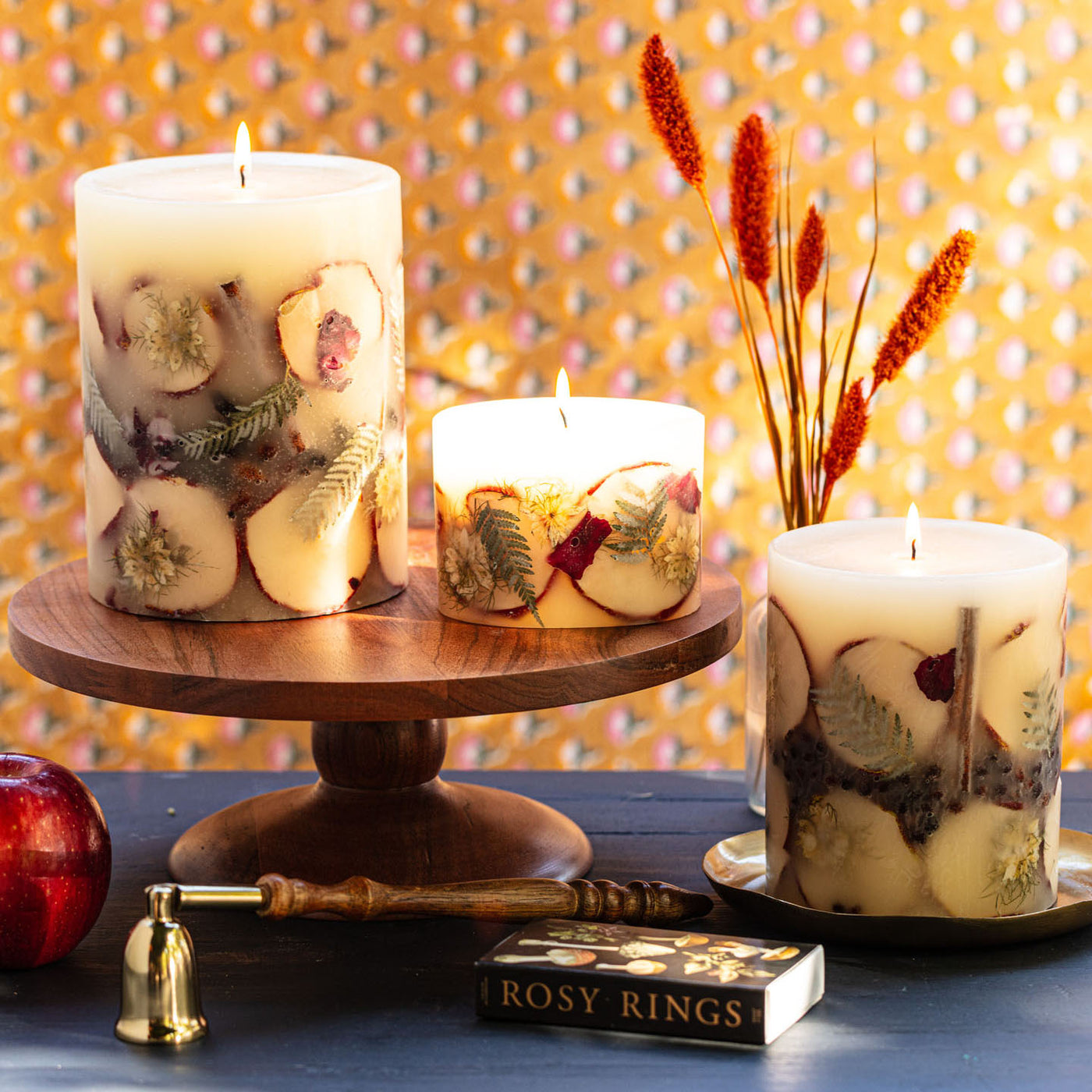 Spicy Apple Small Round Botanical Candle