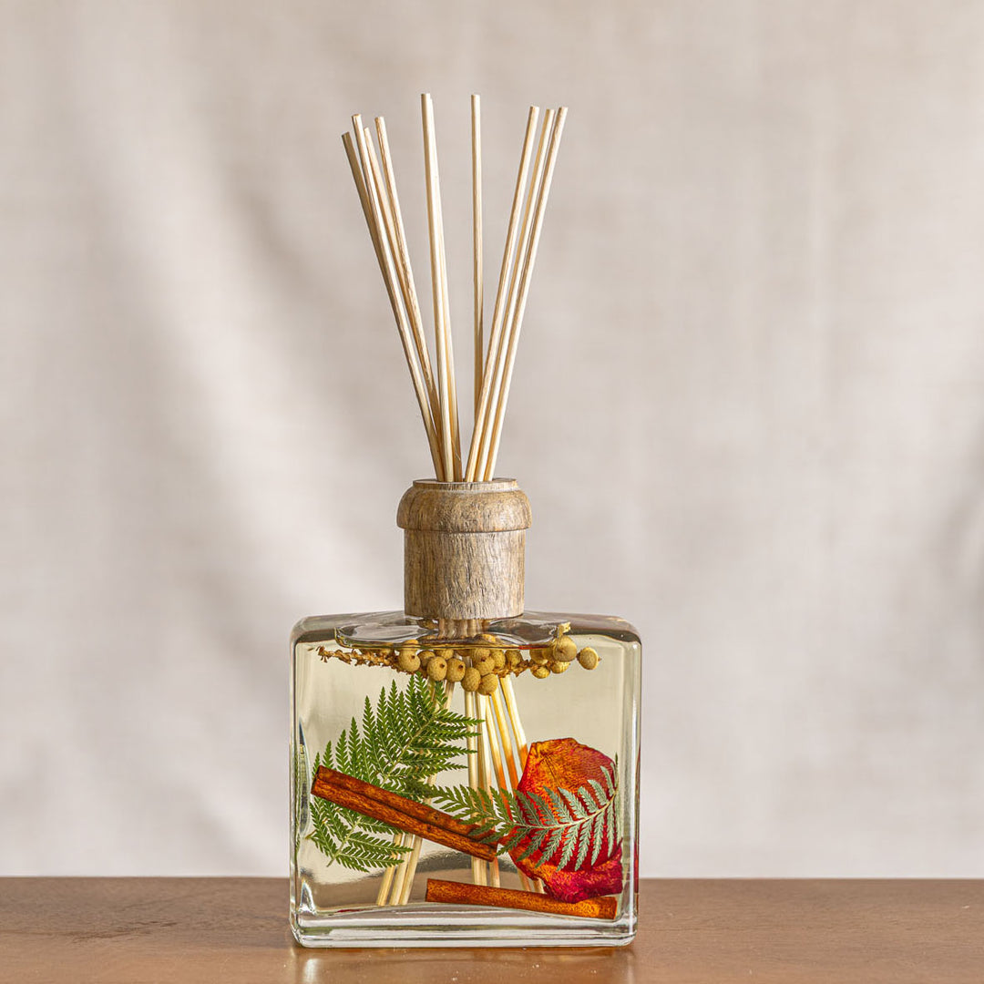 Signature Botanical Reed Diffuser - Spicy Apple-13oz Botanical Diffuser