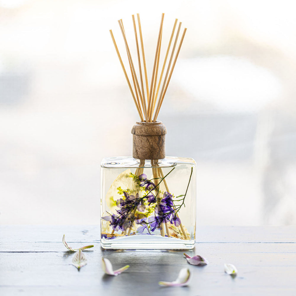 Signature Botanical Reed Diffuser - Vanilla Rain-13oz Botanical Diffuser