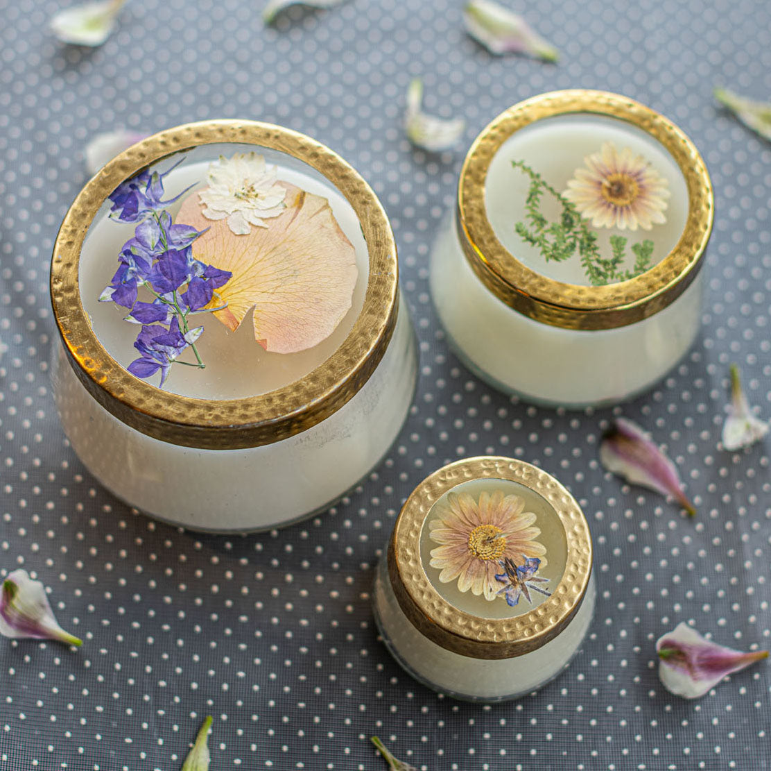 Rosy Rings Pressed Floral Candle - Thumbnail 3
