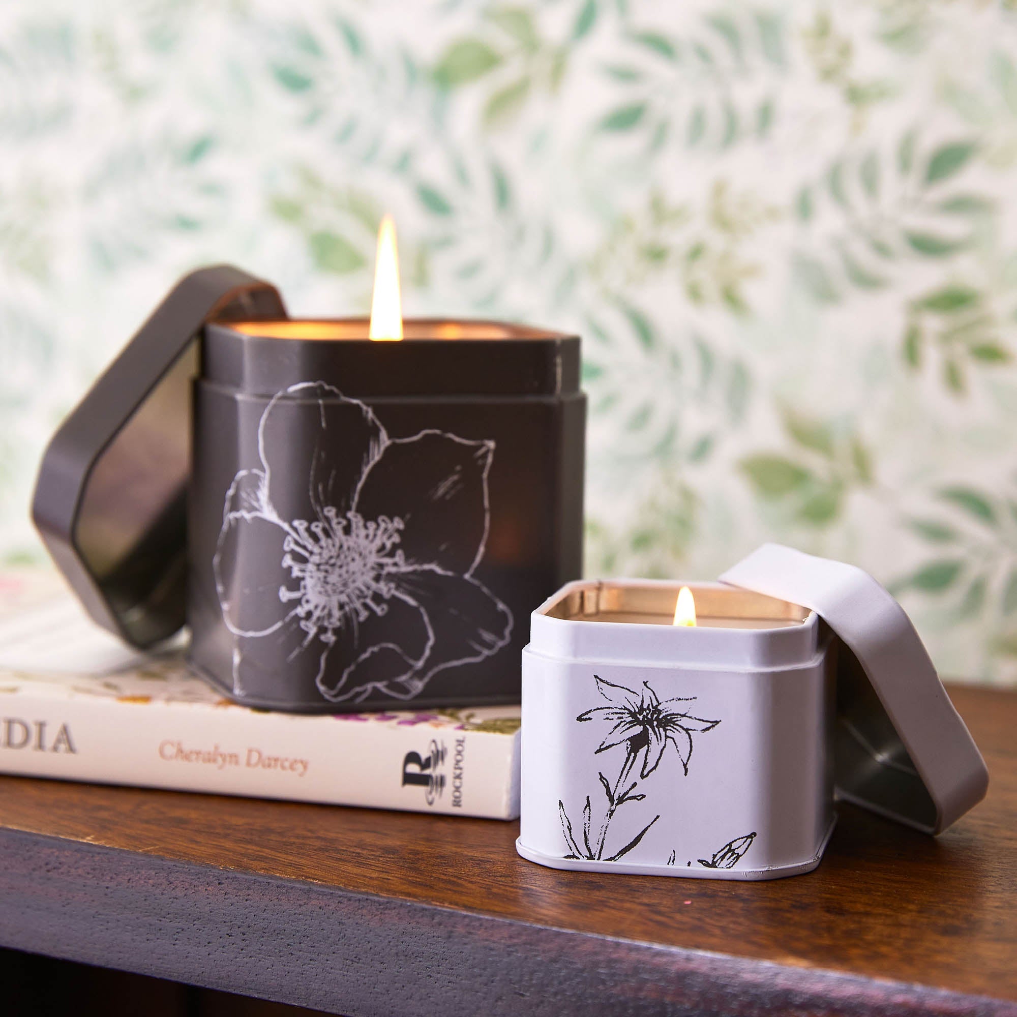Rosy Rings Accent Tin Candle