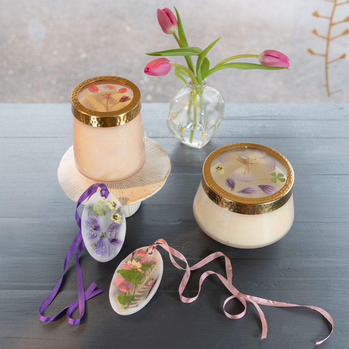 Palo Santo & Rosewood Medium Pressed Floral Candle